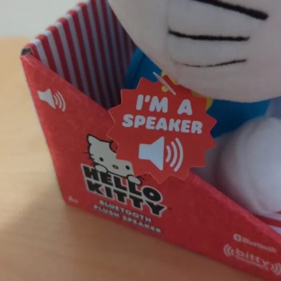 Hello Kitty wireless Bluetooth Speaker Brand New - Picture 3 of 14
